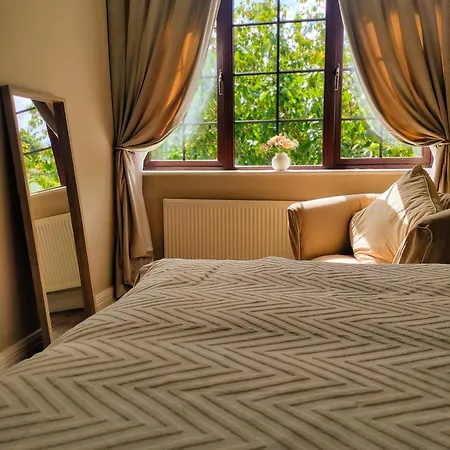 Holiday home Rynn Haven - Enchanting Townhouse Lough Rynn Mohill