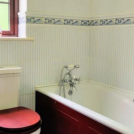 Rynn Haven - Enchanting Townhouse Lough Rynn Holiday home *